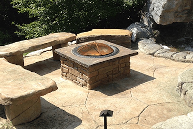 Firepit w/ Benches